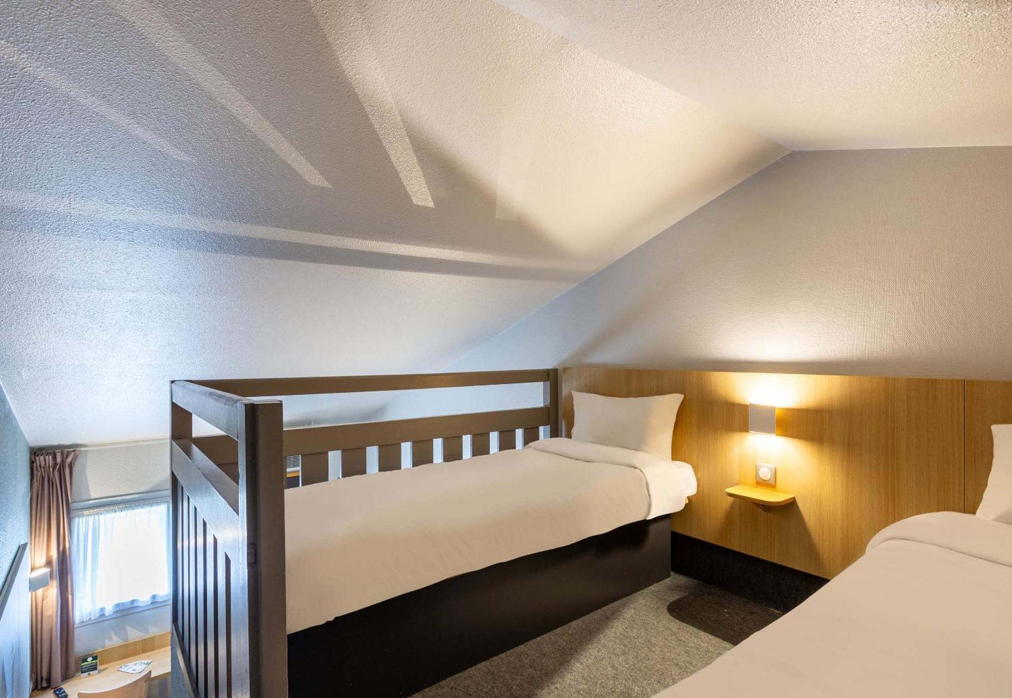 B&B Hotel Chartres Le Forum Le Coudray Bagian luar foto