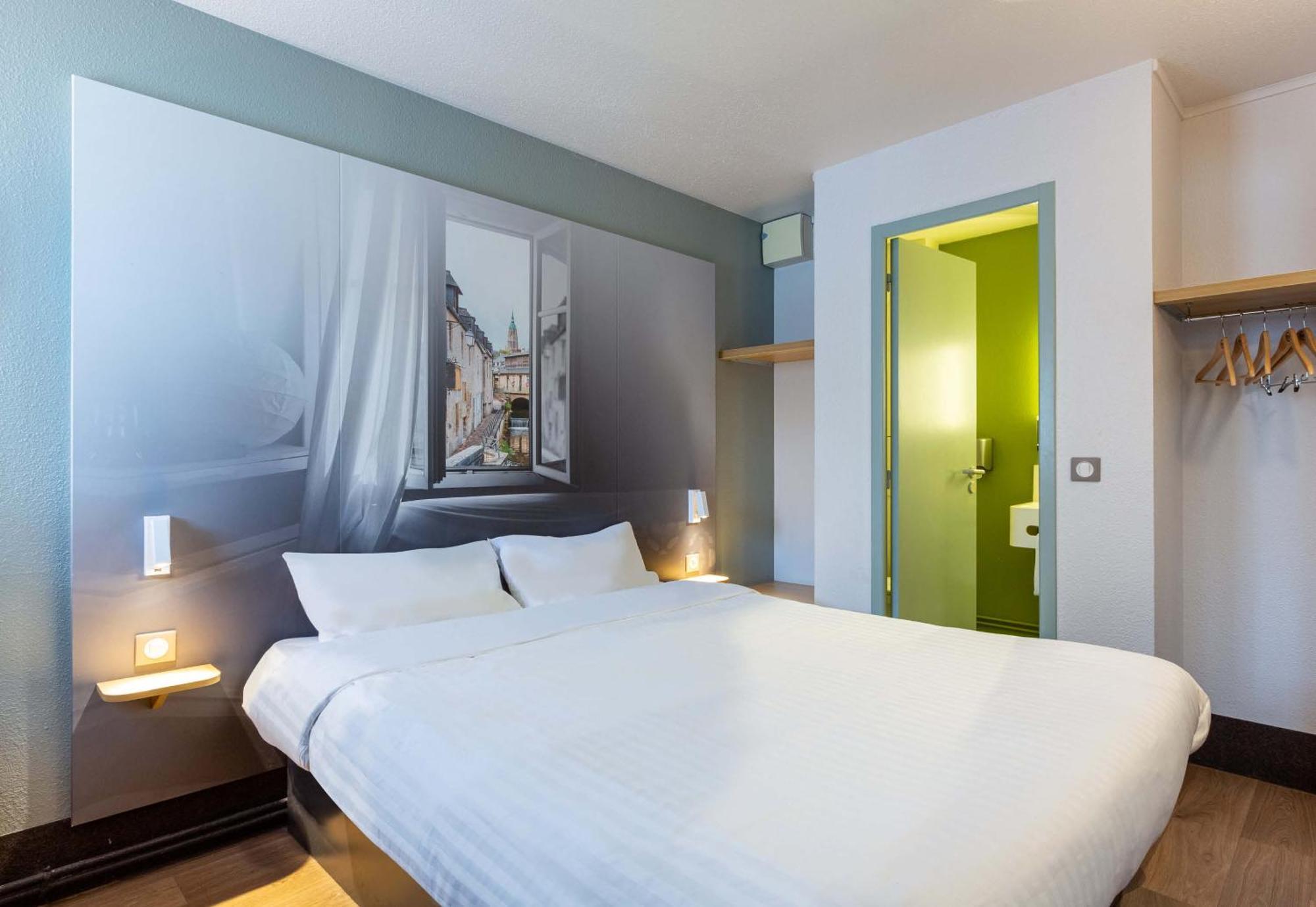 B&B Hotel Chartres Le Forum Le Coudray Bagian luar foto