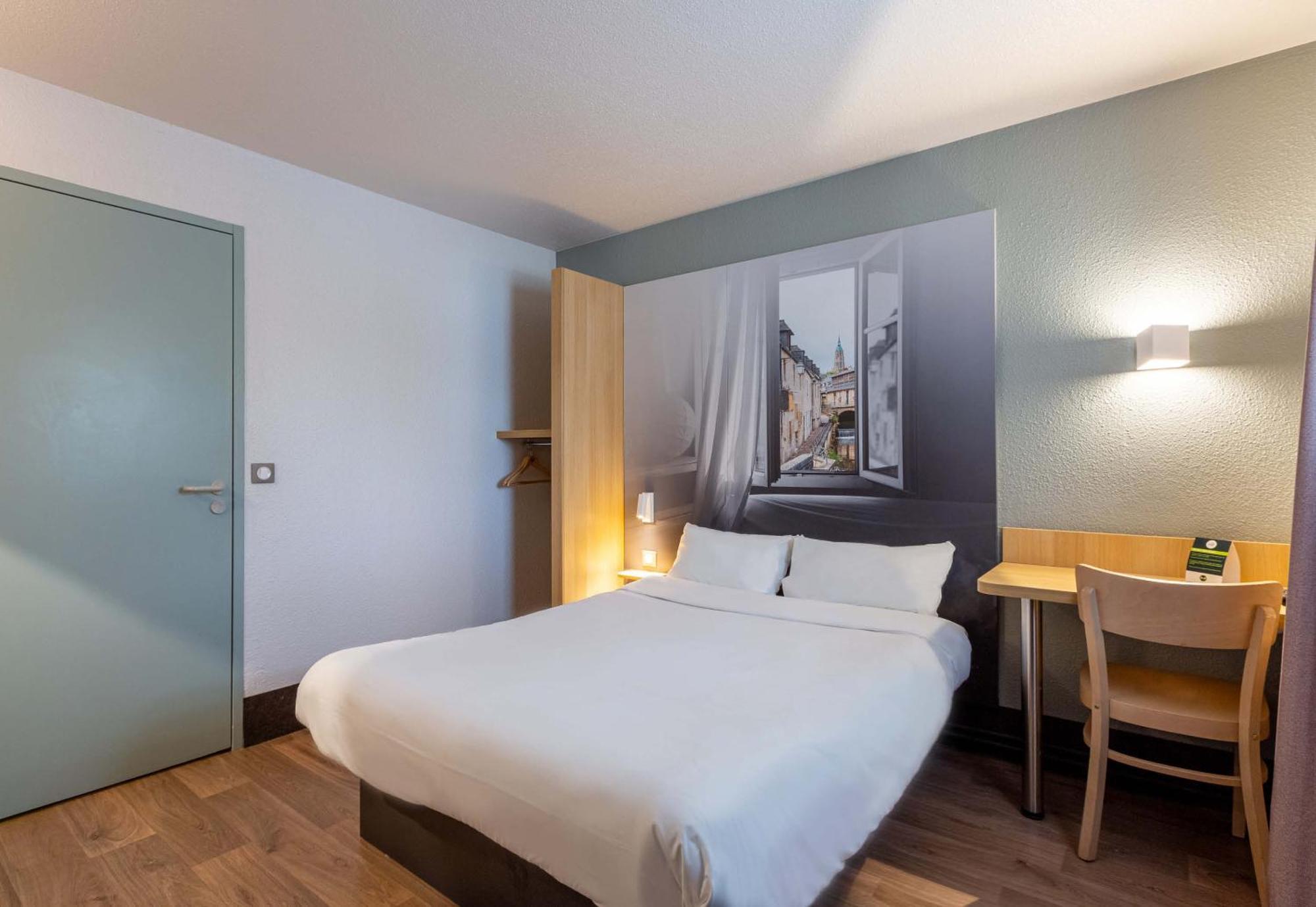 B&B Hotel Chartres Le Forum Le Coudray Bagian luar foto